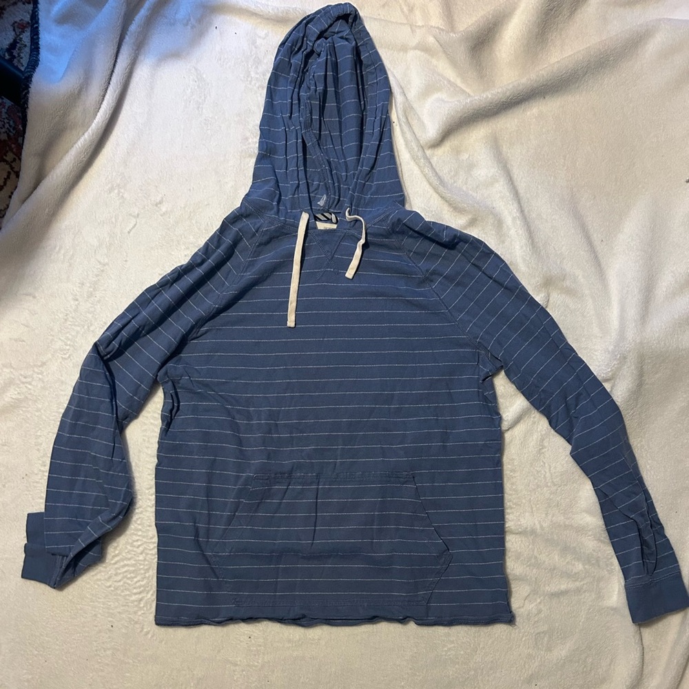 Lightweight hooded pullover